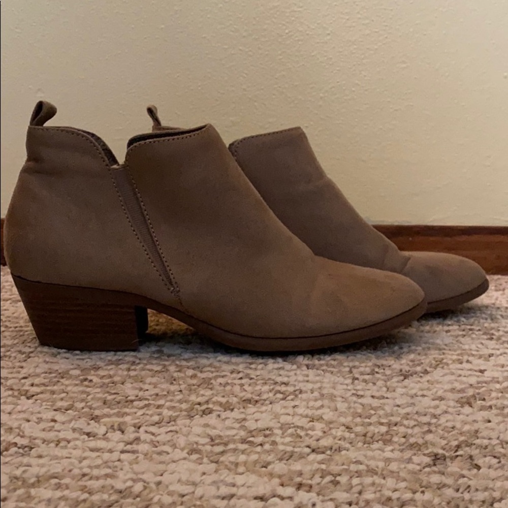 American Eagle Ankle Boots 8